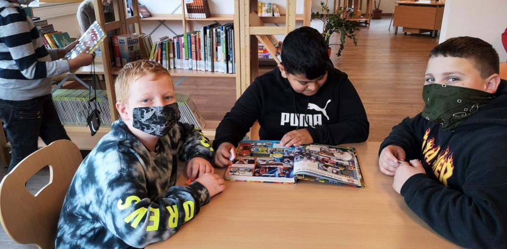 Bibliothekseinfuehrung_2021_08 Bibliothekseinfuehrung_2021_08